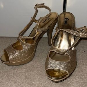 💜Gold sparkly platform heels